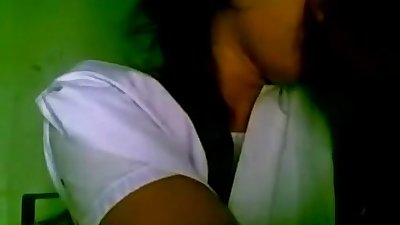 www.indiangirls.tk INDIAN GIRLFRIEND AMATEUR KISSING MMS SCANDAL