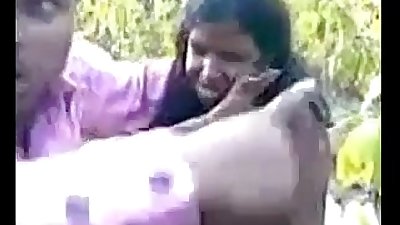 Carino indiano slut ottenere Scopata all'aperto