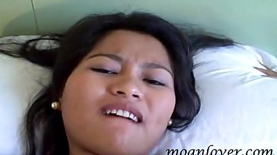 Girl moaning all over the video. Must watch