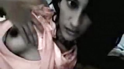 كاميرا ويب منفردا الهندي فاتنة عرض من لها الثدي - FREESEXYCAMSEU