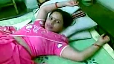 Housewife in India gives an awesome blowjob to her husband -