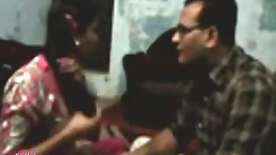 印度 夫妇 他妈的 和 然后 聊天 吸烟 印度 性爱