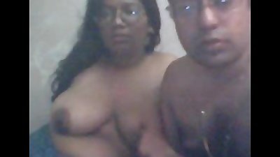 индийский зрелые пару на Жить веб-камера душ Голый бля