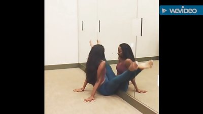 seksi ebony lakukan erotik yoga