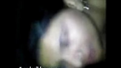भारतीय सेक्स सेक्सी भारतीय बेब धूम्रपान करता है Teases और बेकार है - भारतीय मुख-मैथुन