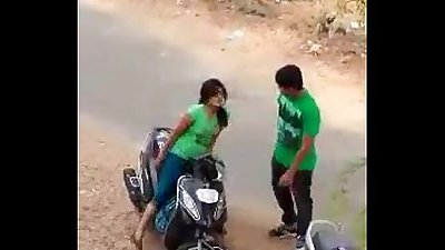 india kekasih panas ciuman dalam jalan