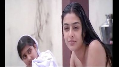 aishwarya-tabu-bathing-