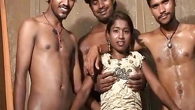 индийский Соня получает mauledin gangband