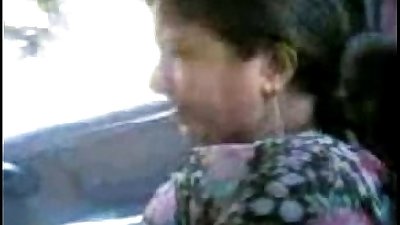भारतीय चाची दे स्तन में carwith ऑडियो