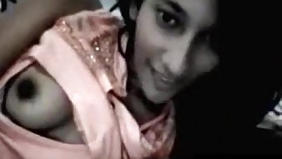 网络摄像头 独奏 与 一个 印度 小妞 闪烁 她的 奶 色情 d